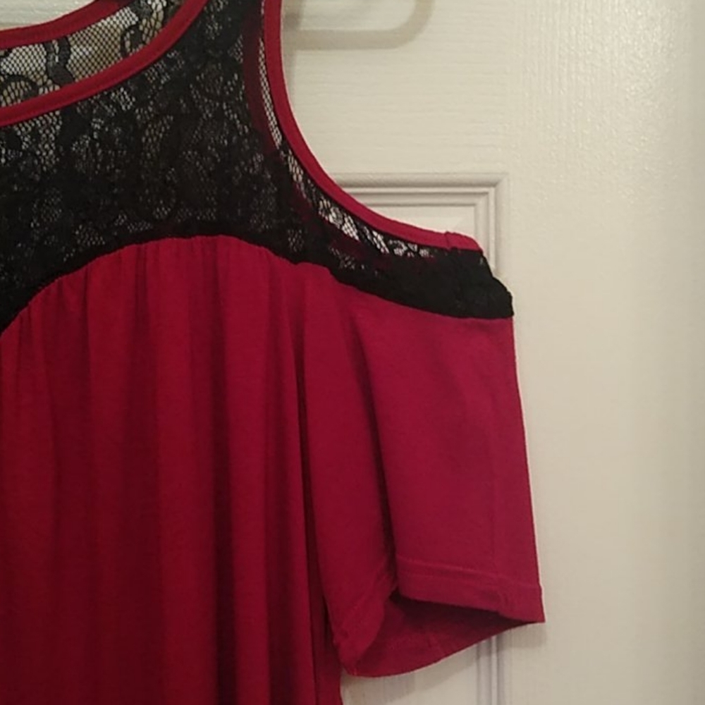 Women's Top - Picture 3 of 7